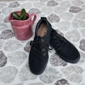 TOMS Lace Up Sneakers